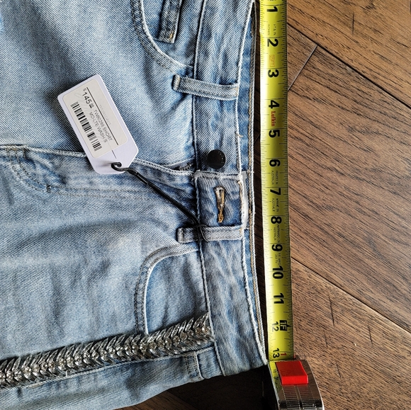High rise Jean shorts with crystal embellishments Small - Picture 3 of 11